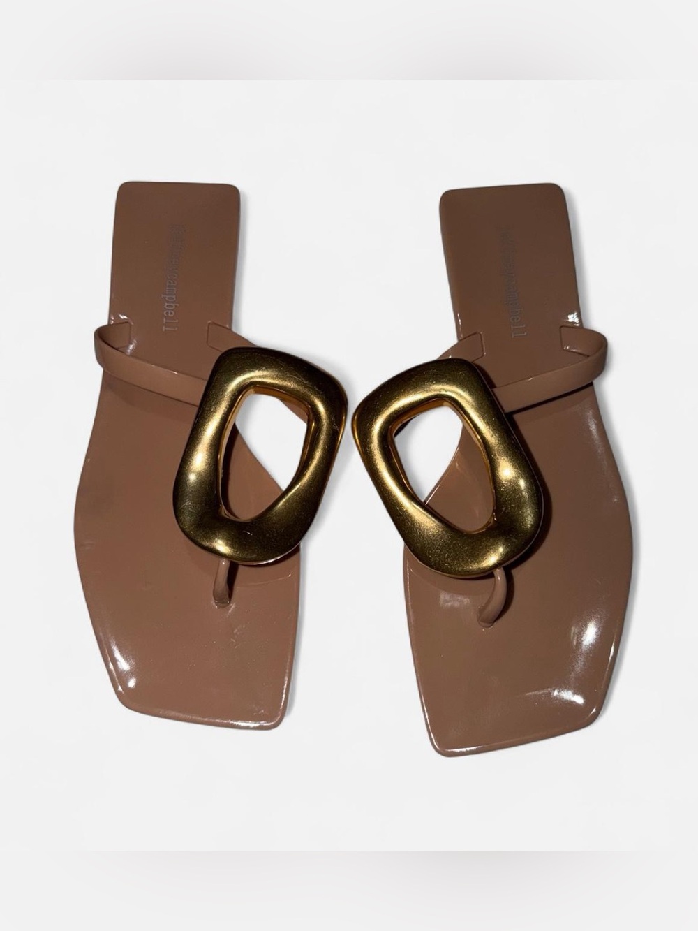 NWOT Jeffrey Campbell Taupe Patent Thong Sandals with Gold Ornament